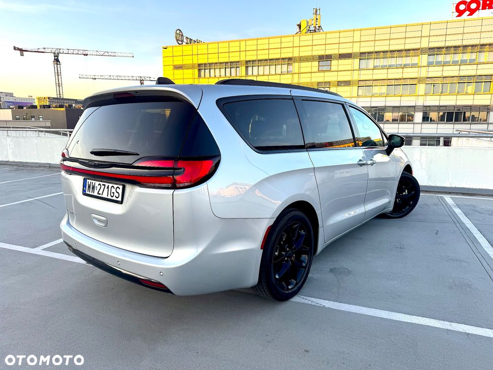 Chrysler Pacifica - 10