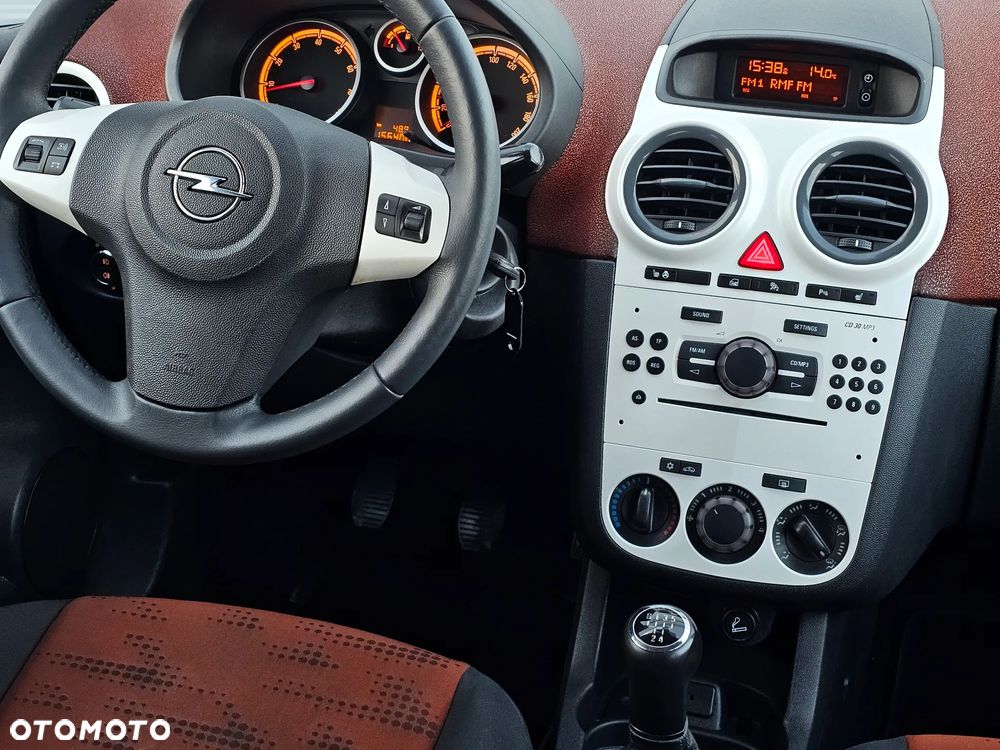 Opel Corsa 1.4 16V Satellite - 28