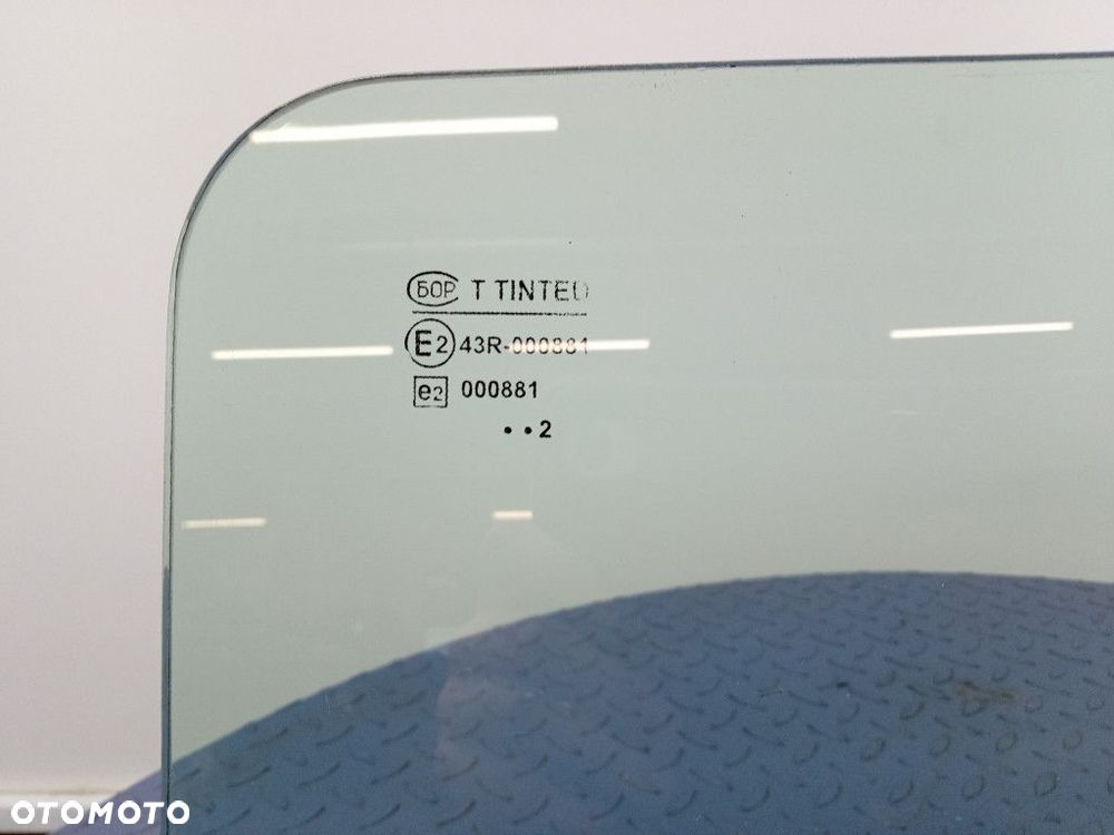 ŁADA NIVA 3D SZYBA KAROSERYJNA TYŁ LEWA 02R - 2