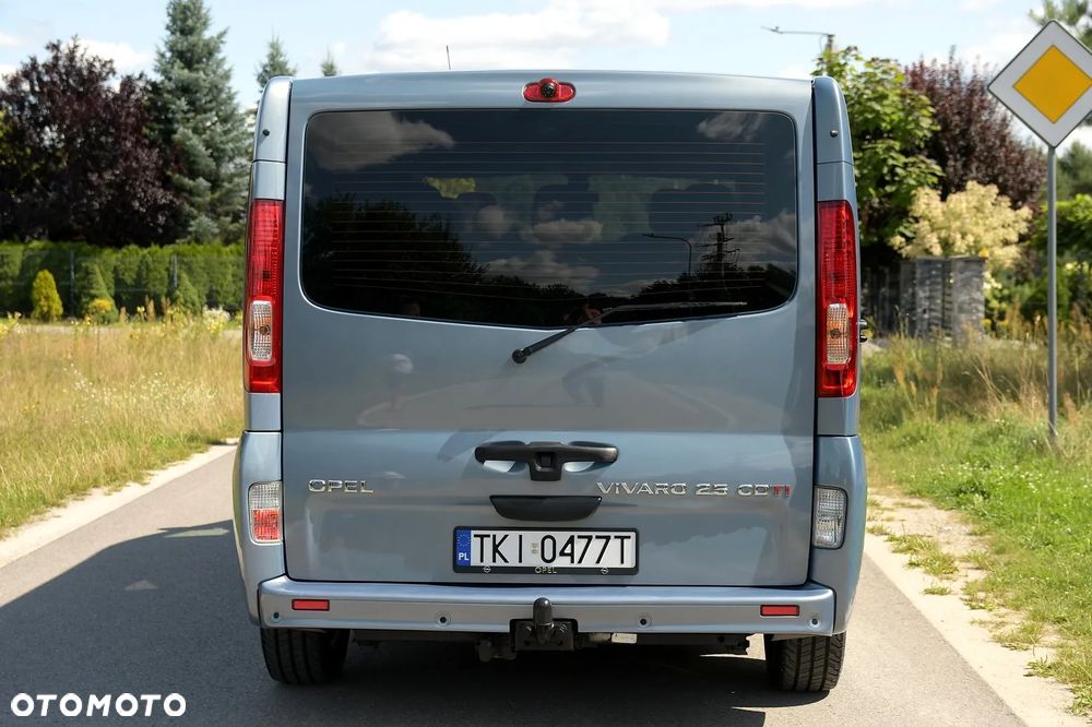 Opel Vivaro - 11