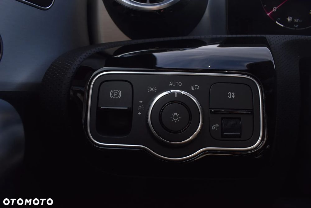 Mercedes-Benz CLA 200 7G-DCT - 26