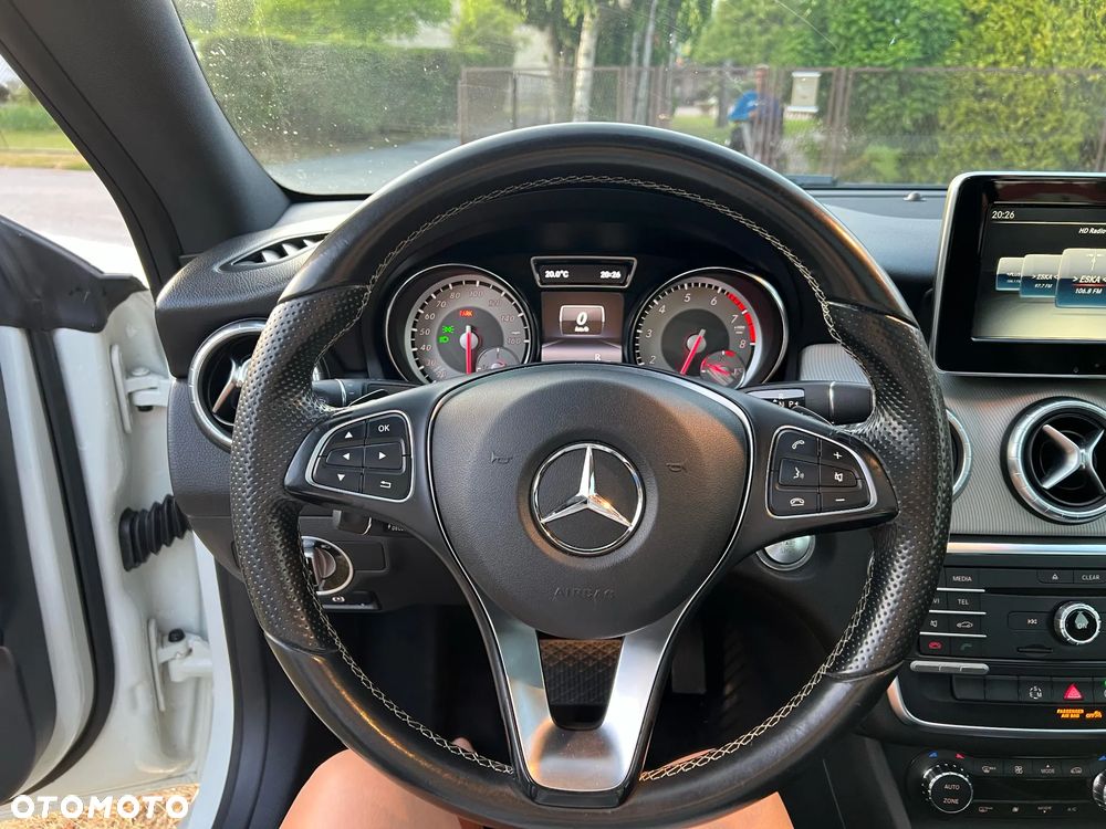 Mercedes-Benz CLA 250 7G-DCT AMG Line - 25