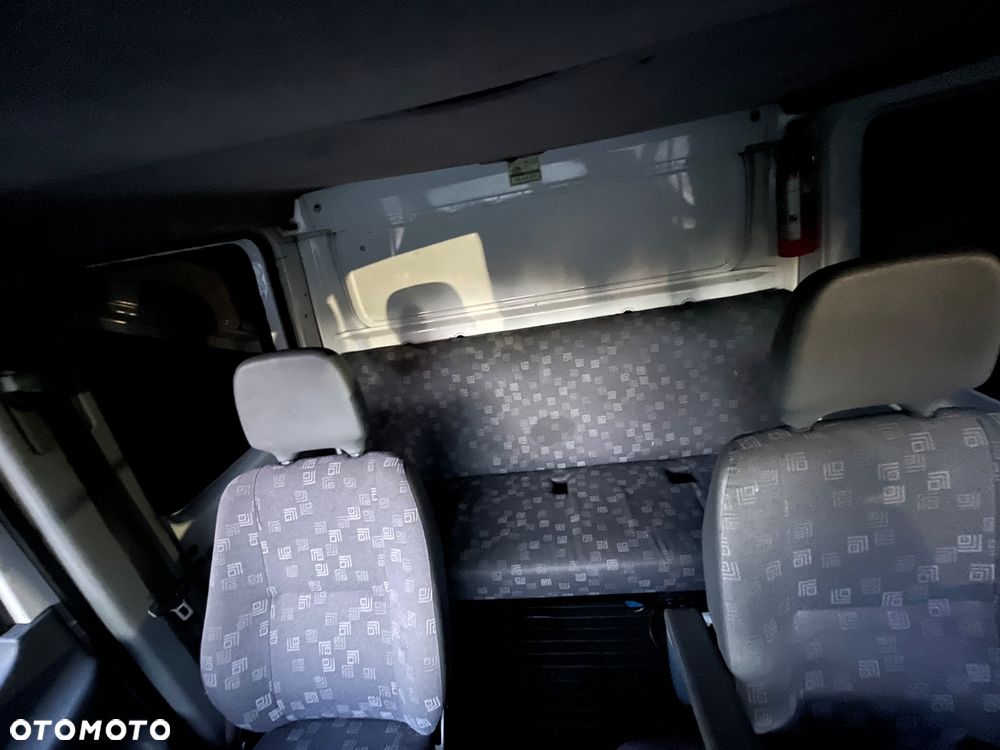 Mercedes-Benz Sprinter - 12
