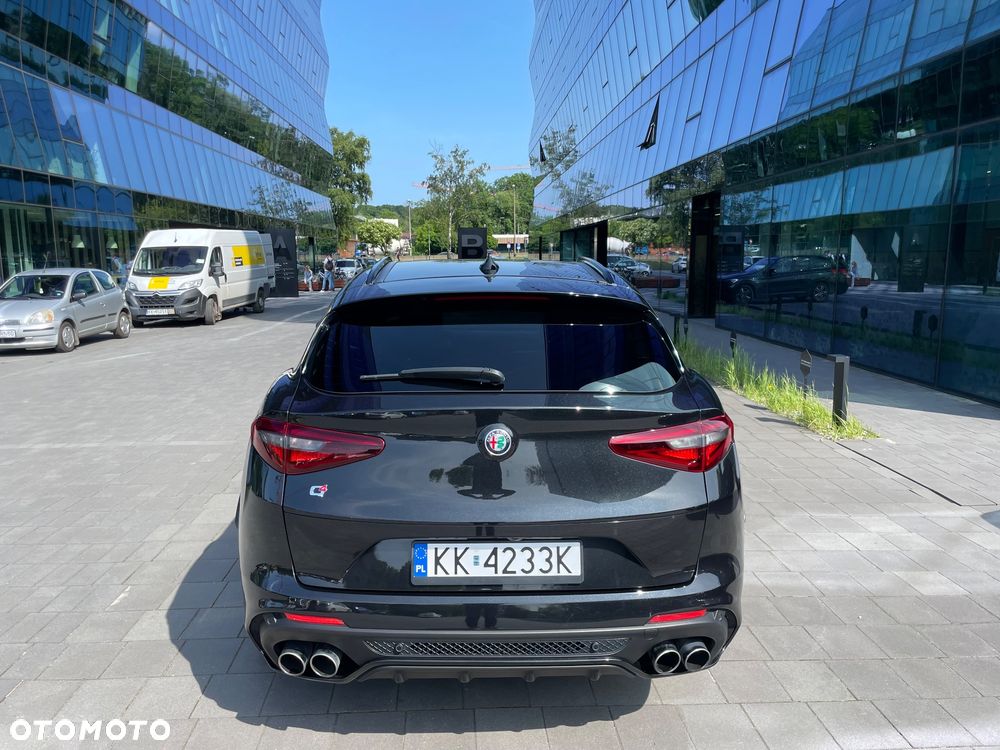 Alfa Romeo Stelvio V6 2.9 Bi-Turbo AT8-Q4 Quadrifoglio - 12