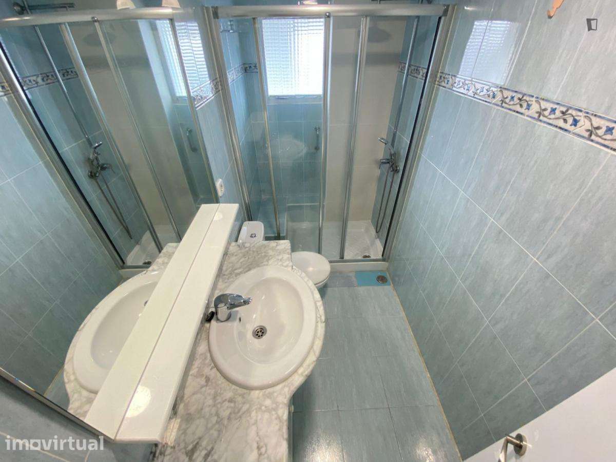 Quarto - localizado em Arroios Lisbon - Grande imagem: 3/24