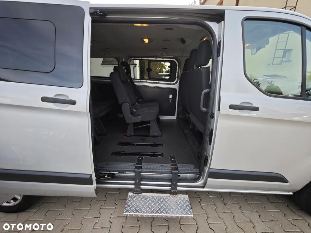 Ford Tourneo Custom - 31