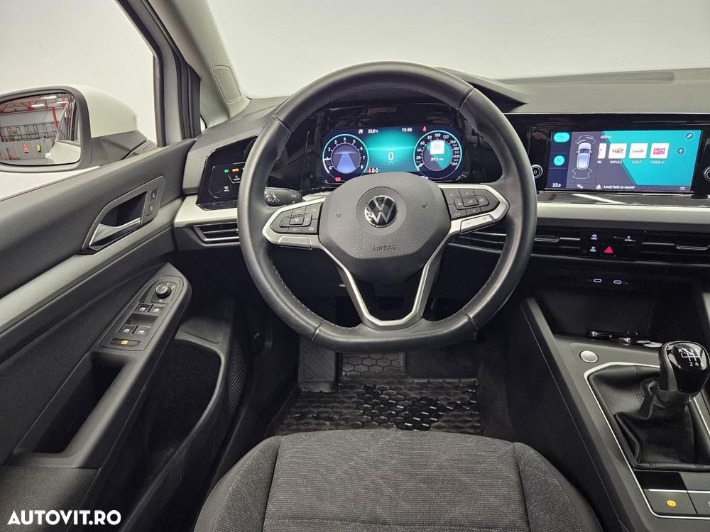 Volkswagen Golf - 10
