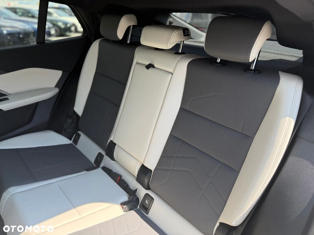 BMW iX2 eDrive20 66.5kWh - 14