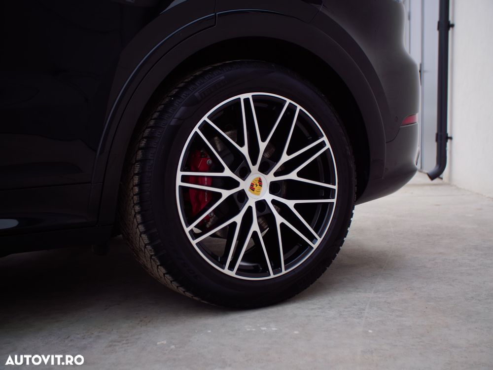 Porsche Cayenne - 16
