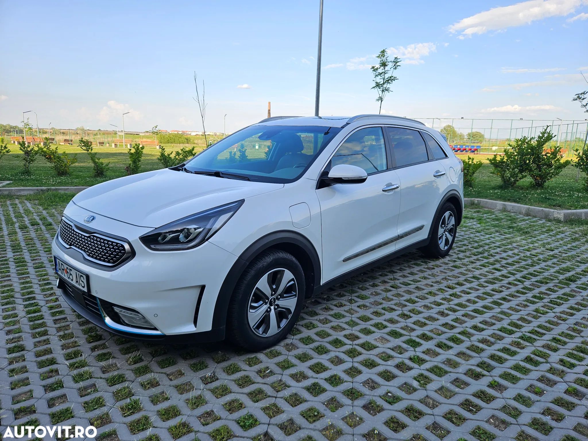 Kia Niro 1.6 GDI 6DCT PHEV Premium - 1