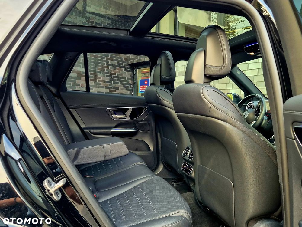 Mercedes-Benz GLC 200 4Matic 9G-TRONIC AMG Line Plus - 28