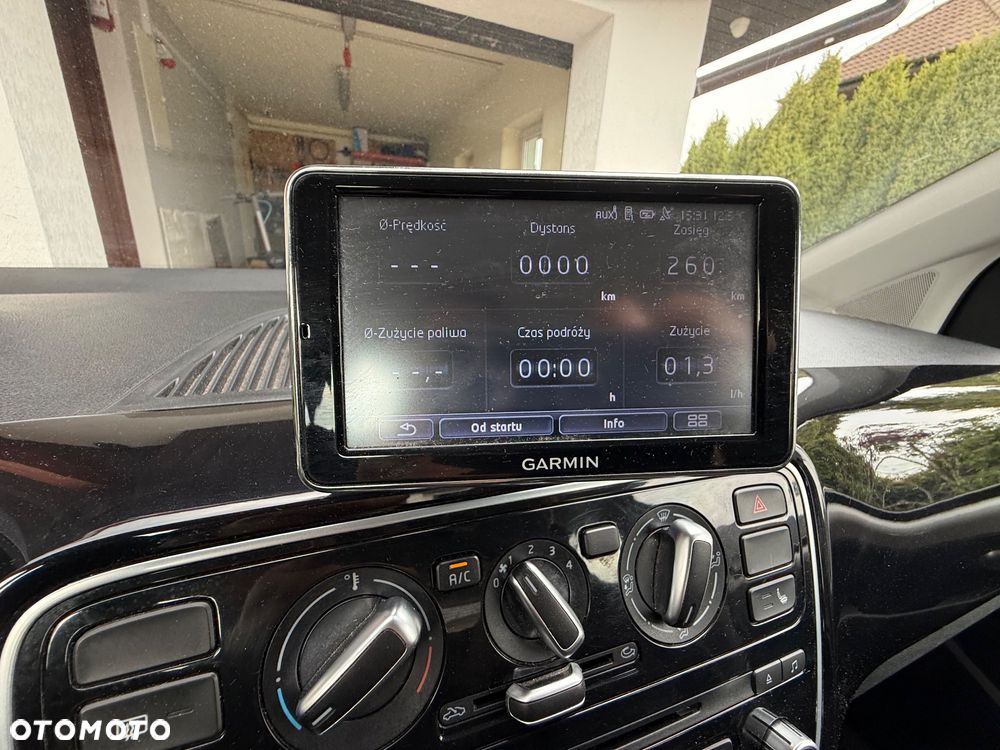 Volkswagen up! 1.0 high - 12