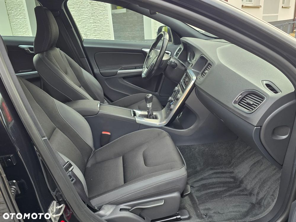Volvo V60 D4 Summum - 26