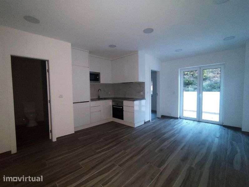 Vendo apartamento T1 + arrumos - Grande imagem: 3/9