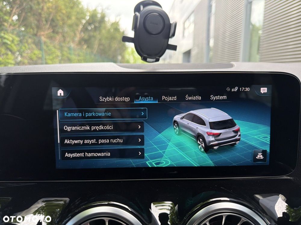 Mercedes-Benz GLA 180 Progressive - 32