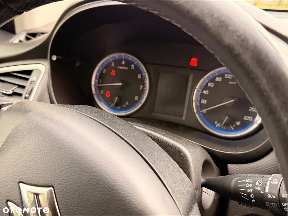 Suzuki SX4 1.6 Comfort Plus - 11