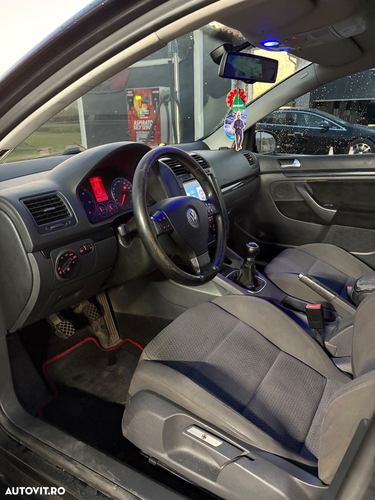 Volkswagen Golf - 11