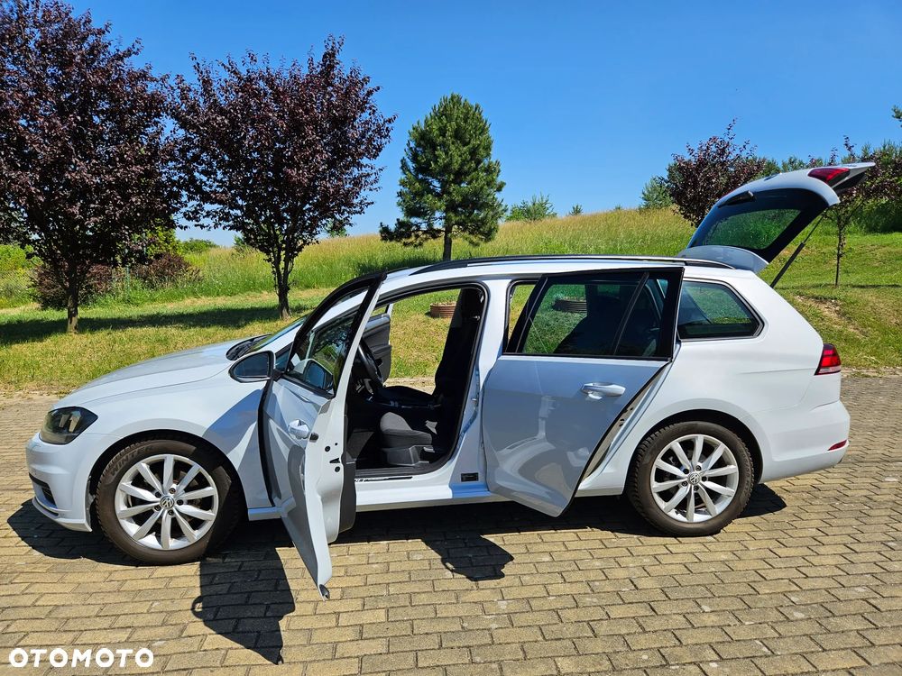Volkswagen Golf - 33