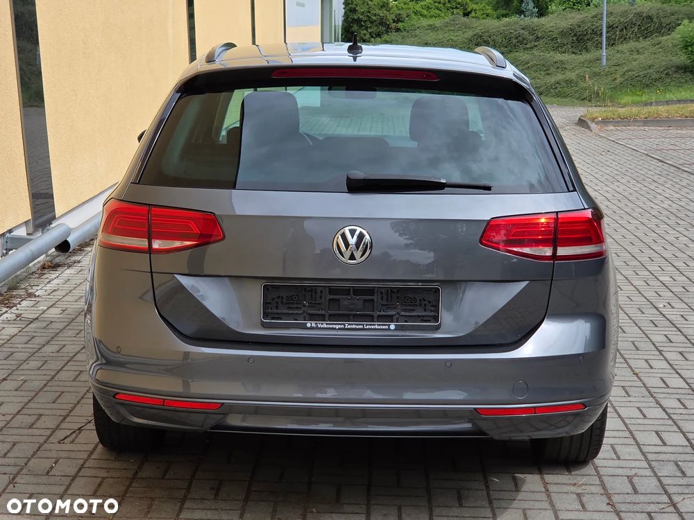 Volkswagen Passat 2.0 TDI SCR DSG Comfortline - 4