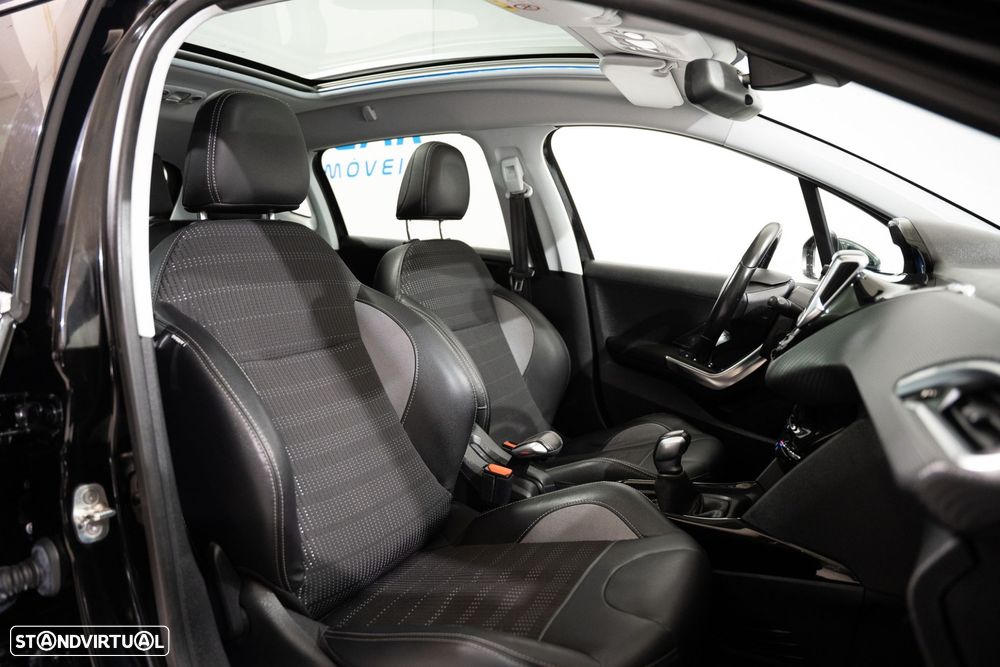 Peugeot 2008 1.2 PureTech Style - 17