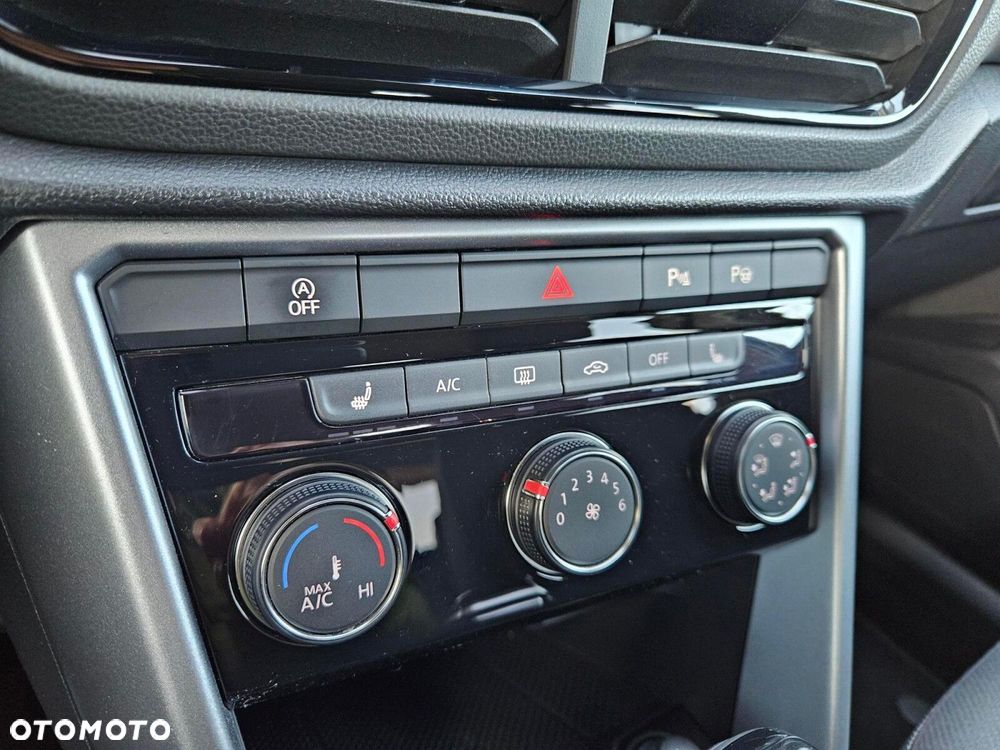 Volkswagen T-Roc - 19