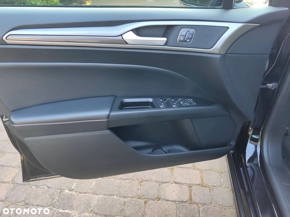 Ford Fusion 2.0 EcoBoost Titanium - 11