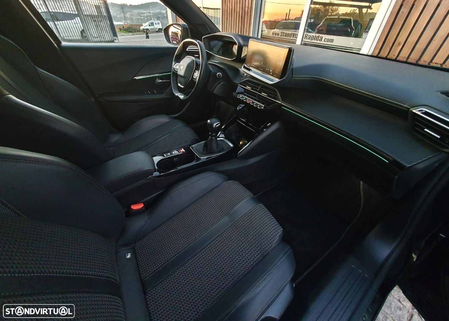 Peugeot 2008 1.2 PureTech GT - 11