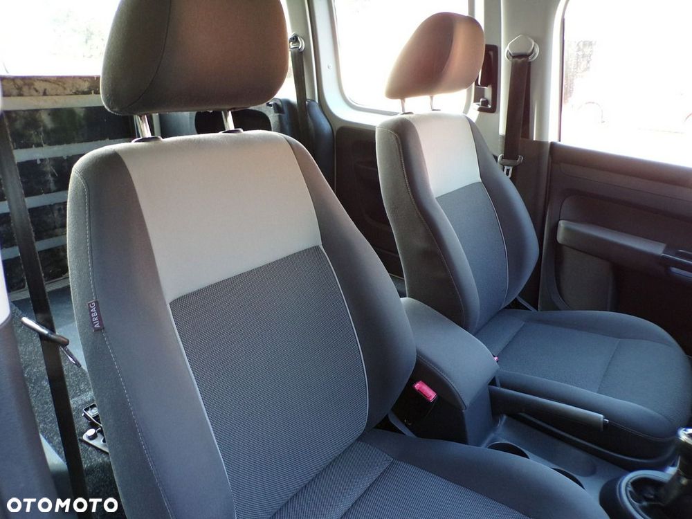 Volkswagen Caddy - 27