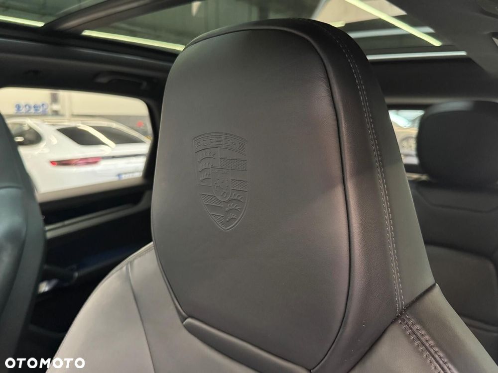 Porsche Cayenne - 21