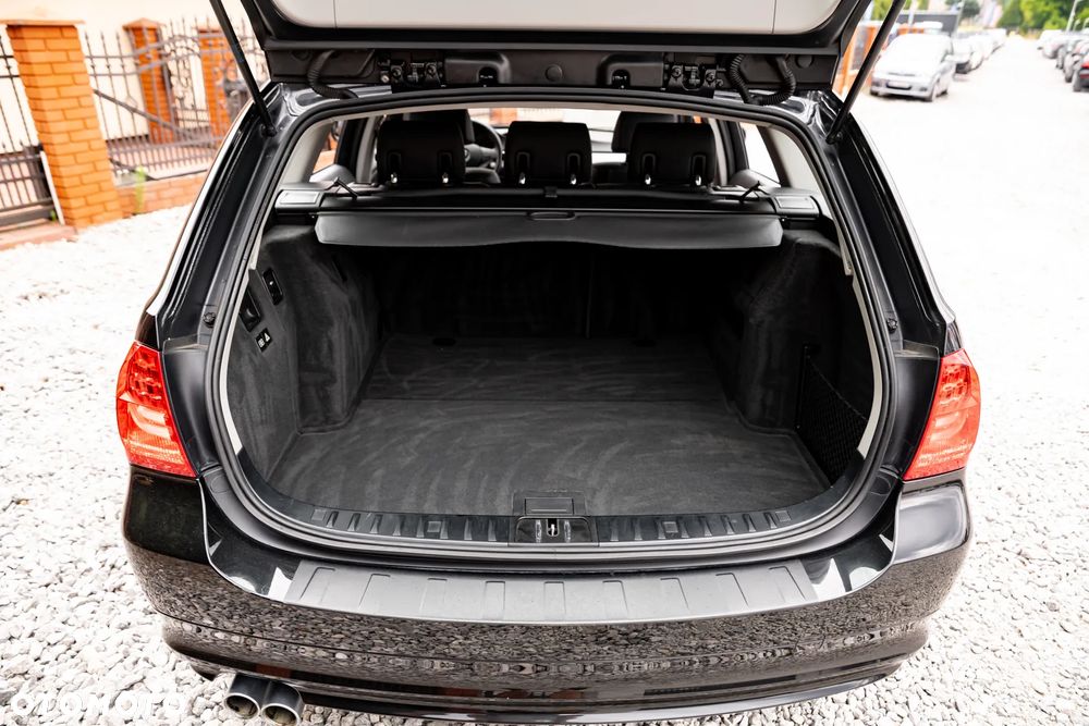 BMW Seria 3 325i xDrive Edition Exclusive - 16