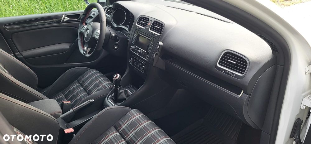 Volkswagen Golf 2.0 GTI - 11