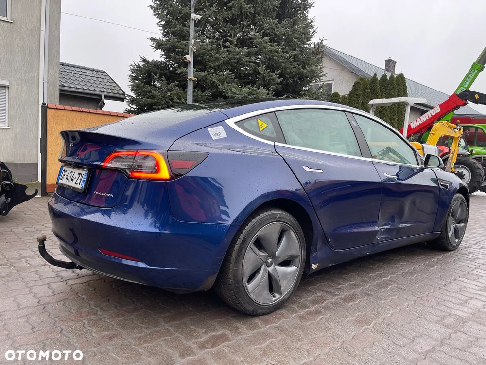 Tesla Model 3 - 7