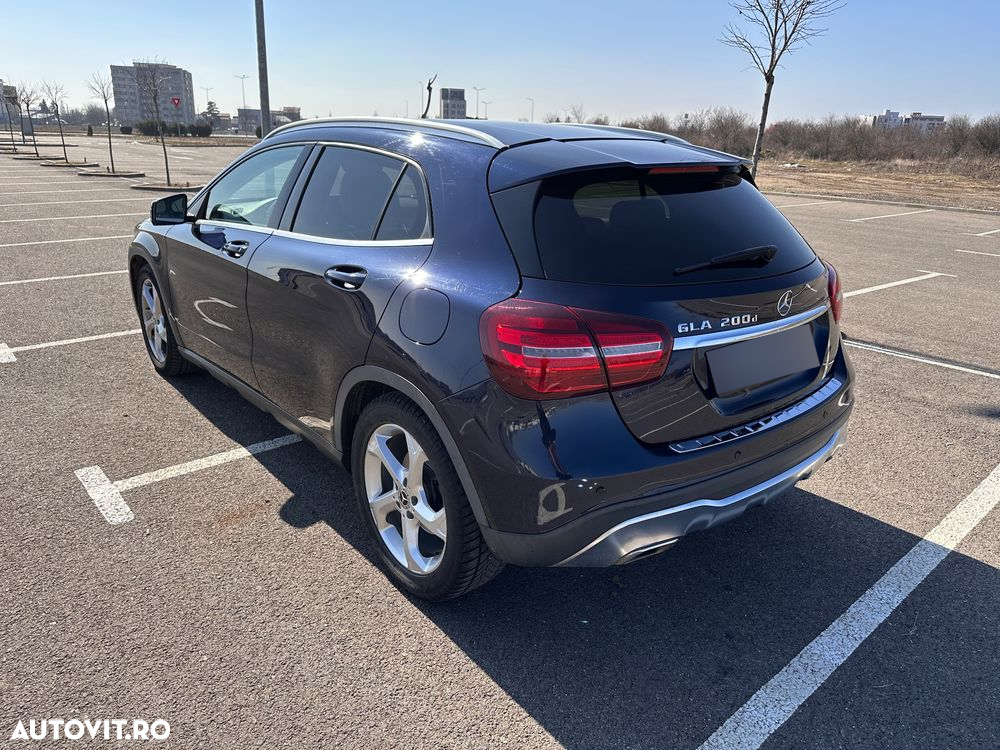 Mercedes-Benz GLA 200 d Aut. - 3