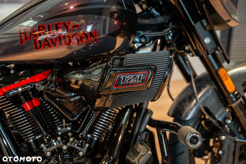 Harley-Davidson CVO Street Glide - 29