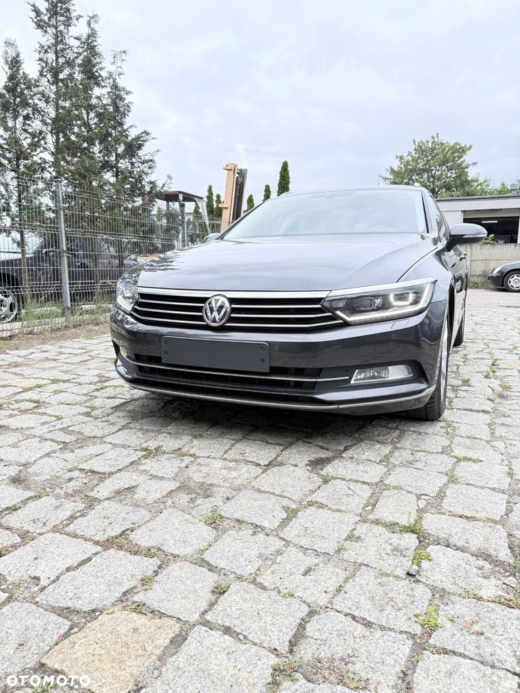 2018 Volkswagen Passat, photograph 1