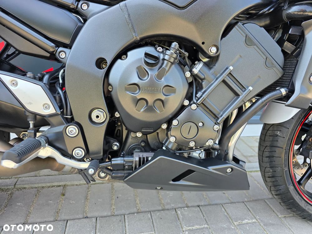 Yamaha FZ - 11