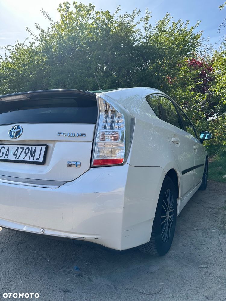 Toyota Prius 1.8 HSD Premium - 2