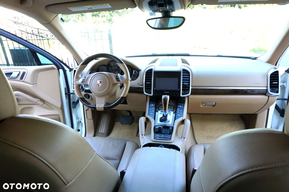 Porsche Cayenne - 19