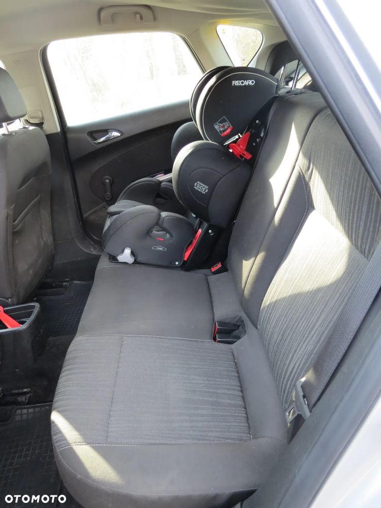 Opel Astra 1.6 Enjoy - 10