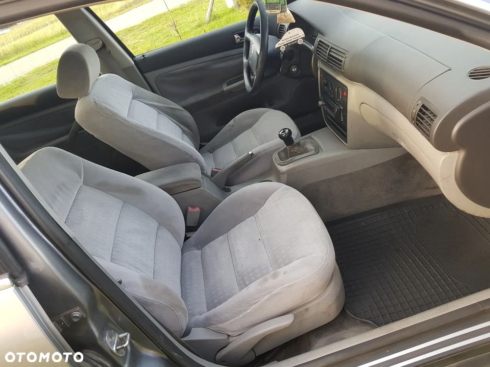 Volkswagen Passat - 14