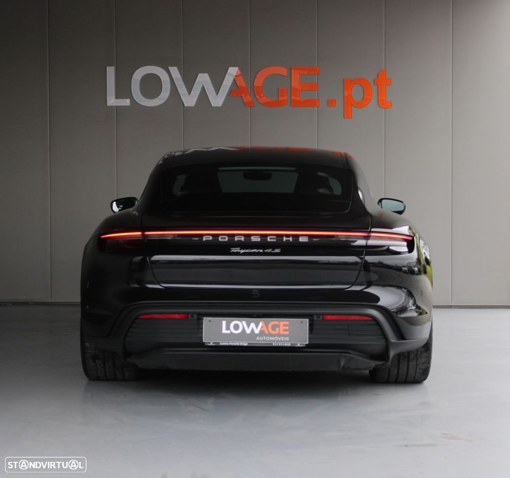Porsche Taycan 4S - 28