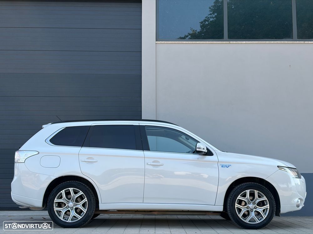 Mitsubishi Outlander 2.0 4WD - 9