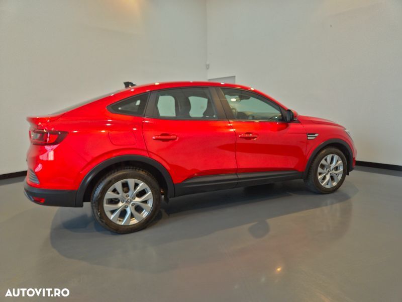 Renault Arkana E-TECH Zen - 5