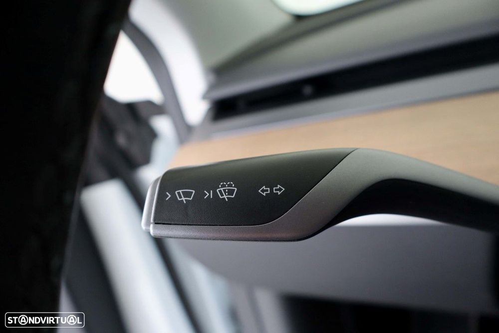 Tesla Model Y Long Range Tração Integral - 18