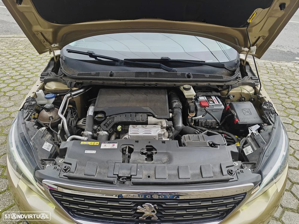 Peugeot 308 1.2 PureTech Allure Pack EAT8 - 41