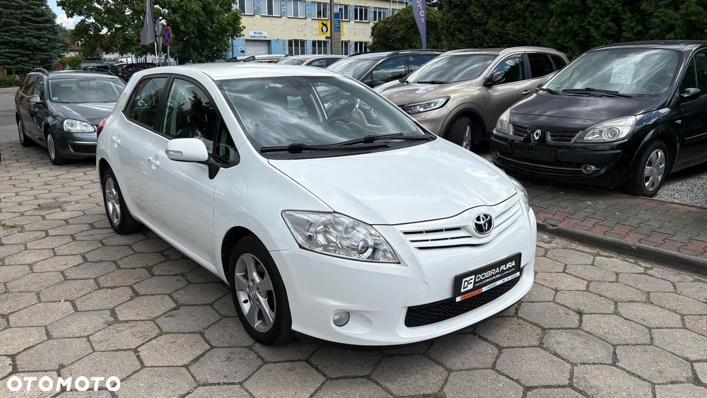 Toyota Auris 2.0 D-4D Executive - 4
