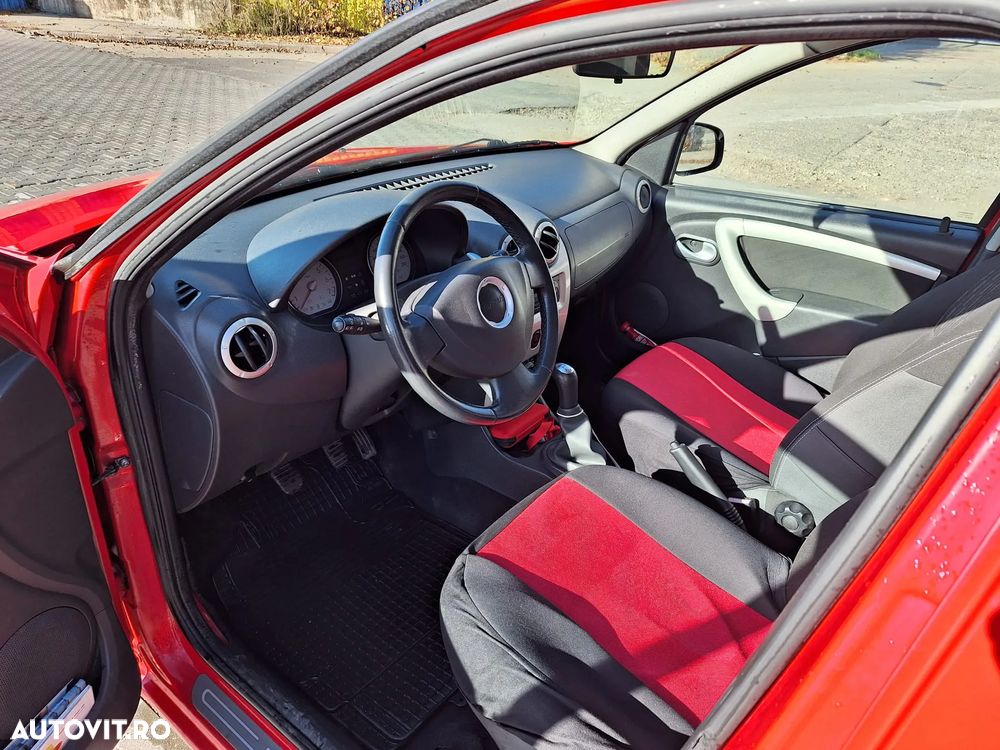 Dacia Sandero 1.2 - 10