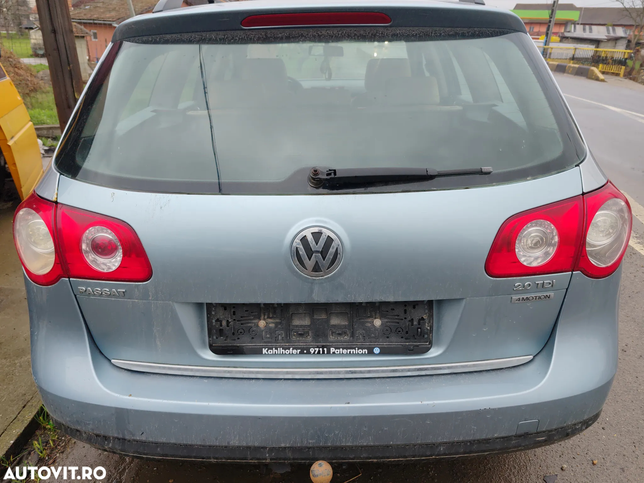Dezmembram Volkswagen Passat B6 2.0TDI cod motor BMP - 2