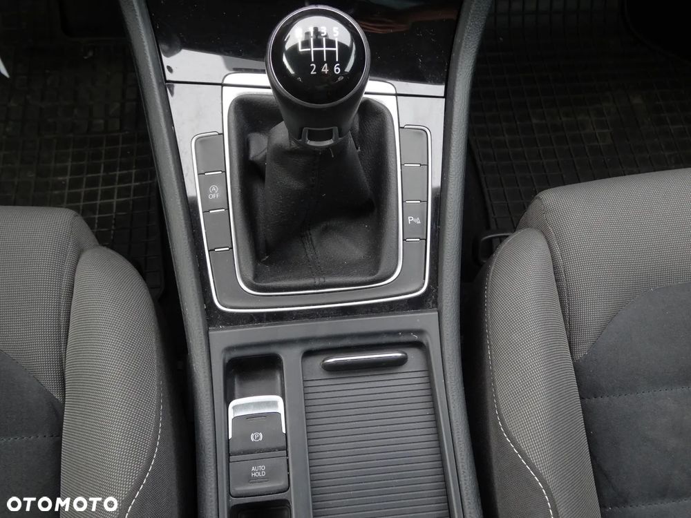 Volkswagen Golf 1.4 TSI BMT Comfortline Perfectline - 29