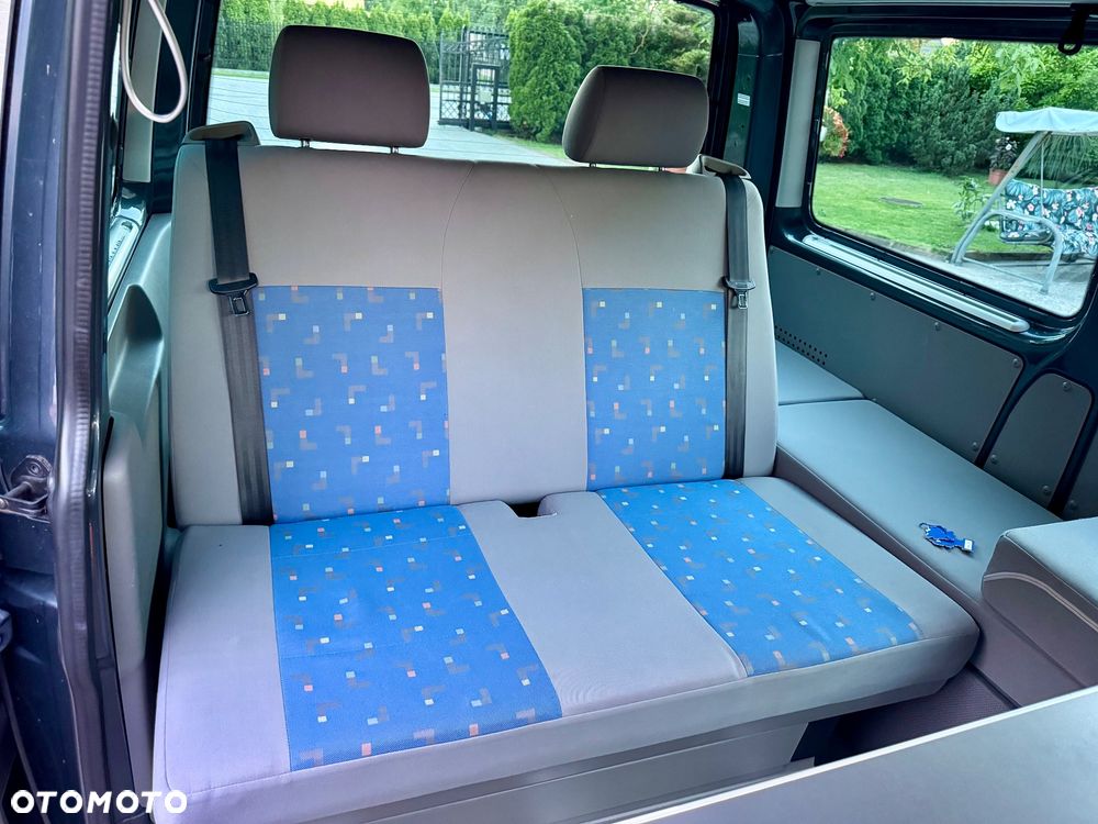 Volkswagen Multivan - 25